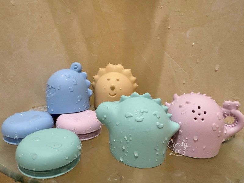 [育兒] 媽咪學苑【赫媽咪寶寶矽膠餐具組+水杯+剪刀+恐龍組